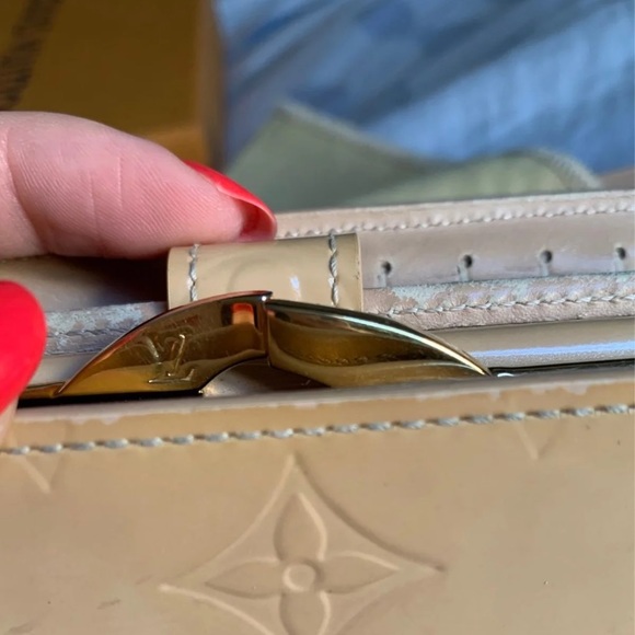 ❌SOLD❌Louis Vuitton vernis French wallet - Picture 11 of 12